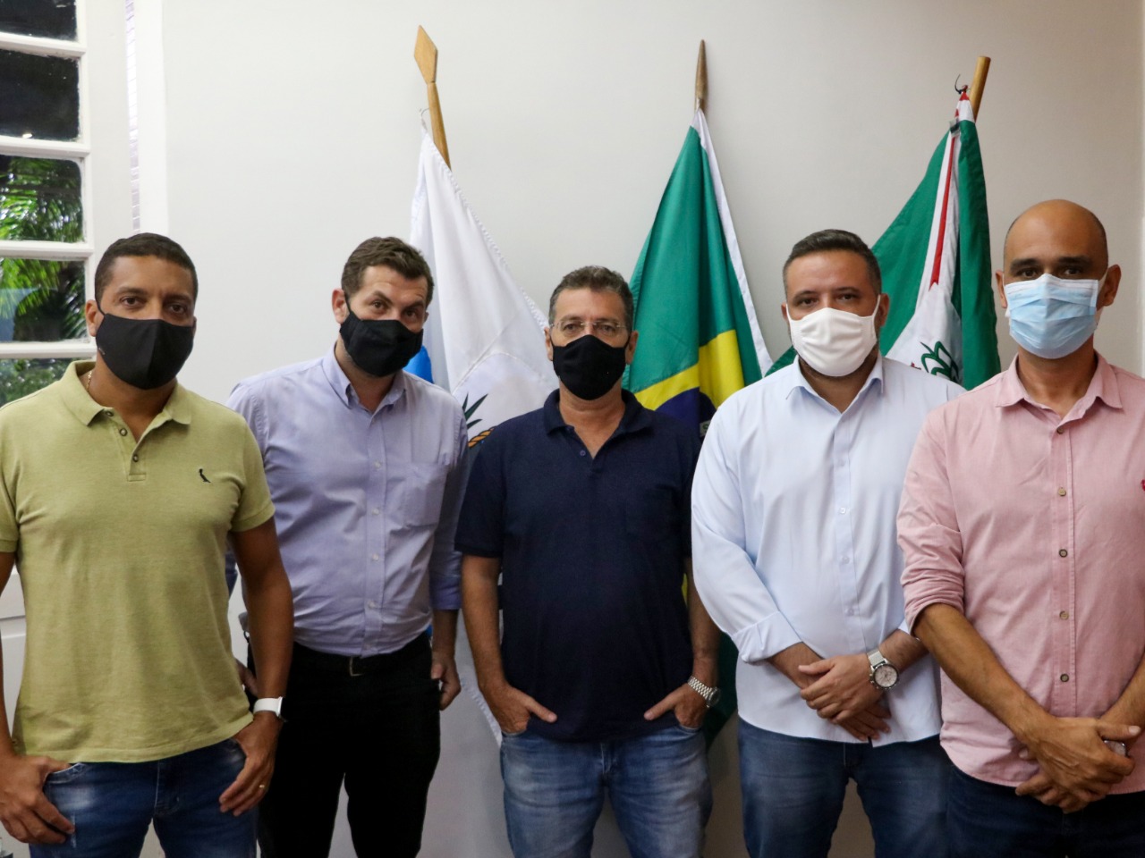 Prefeito Joa se reúne com representantes do Instituto Niemeyer