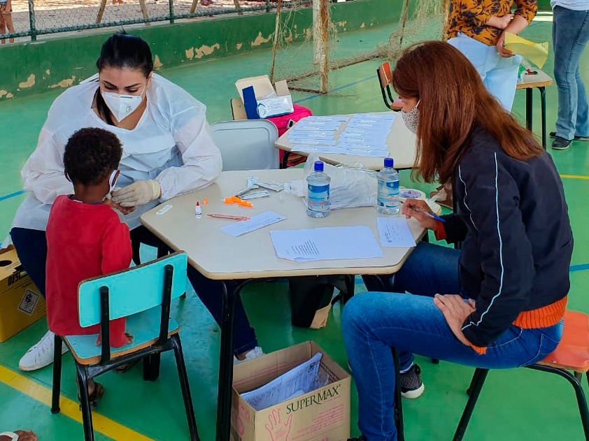 Programa Saúde na Escola realiza exames de Covid-19 em alunos da Rede Municipal de Ensino