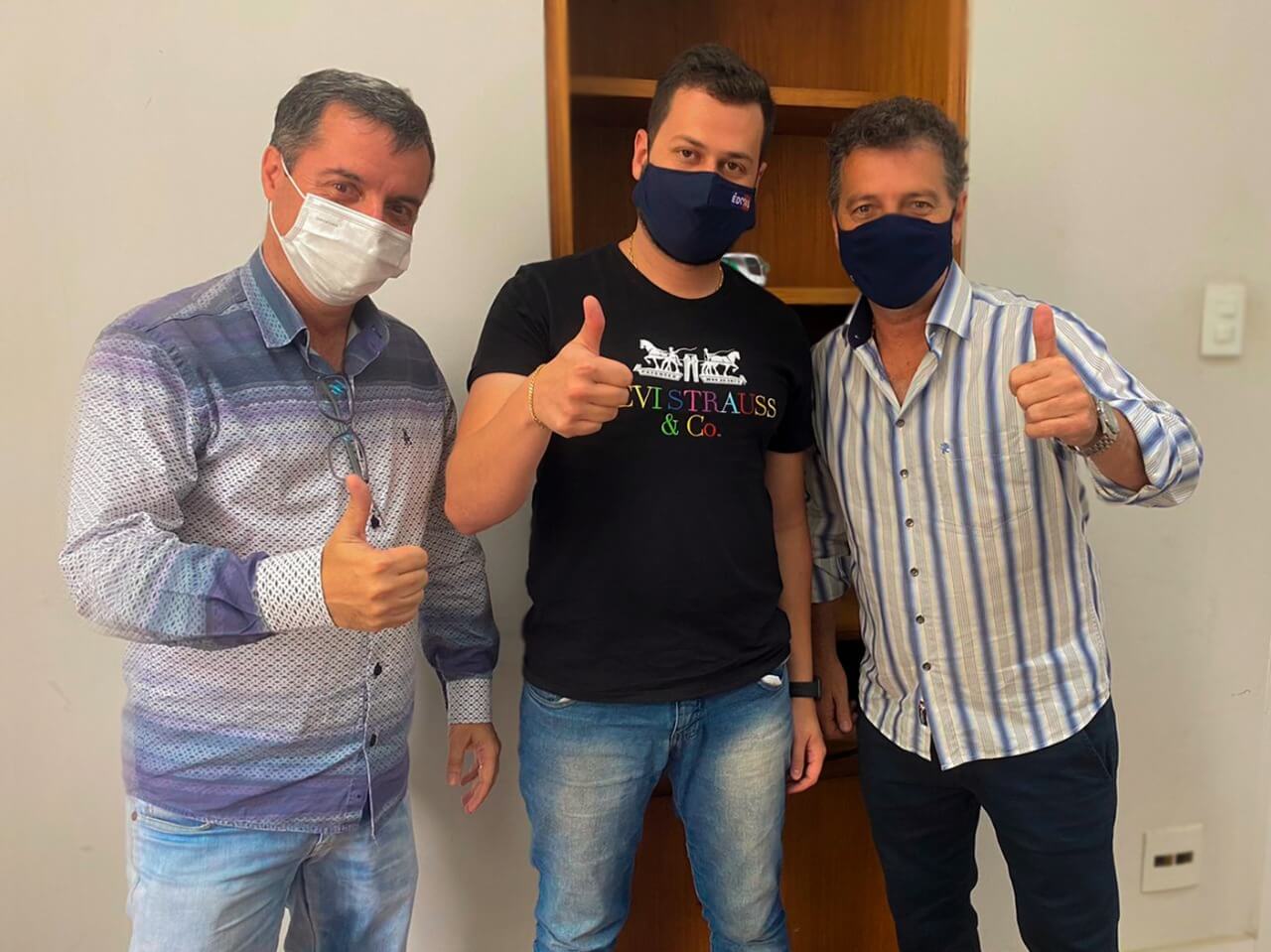 Prefeito Joa se reúne com representante da ÉDMAIS; empresa terá mais uma loja em Três Rios