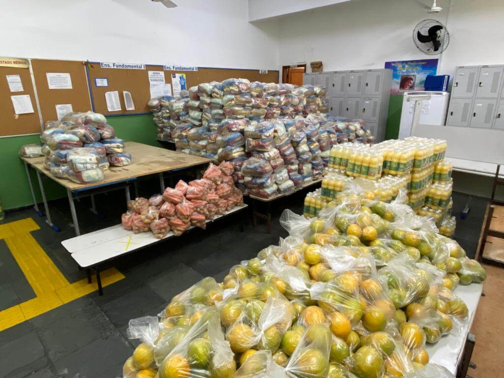 Secretaria de Educação de Três Rios realiza entrega de kit de alimentação escolar