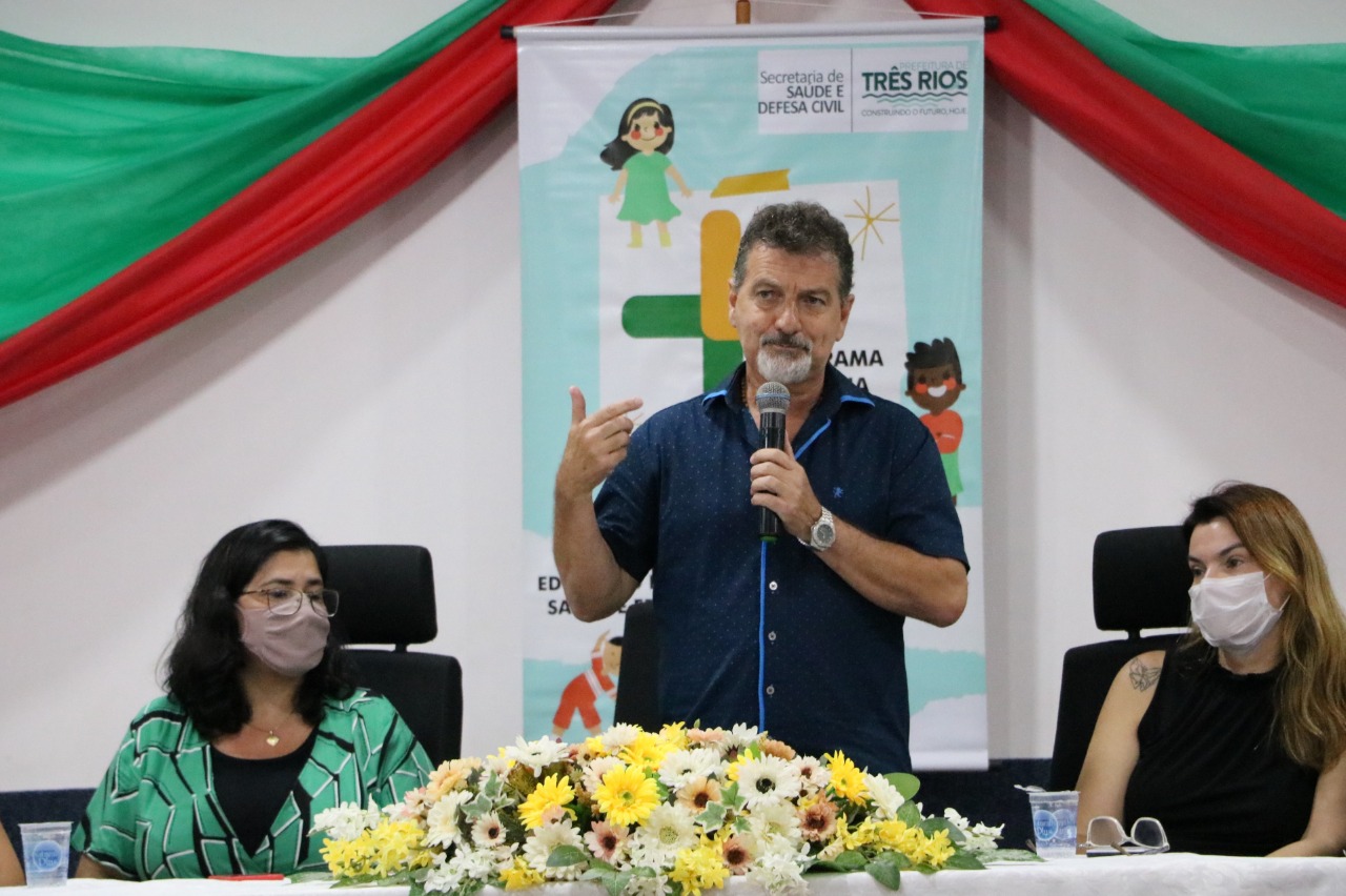 Prefeitura de Três Rios promove entrega de óculos gratuitos para alunos da Rede Municipal de Ensino