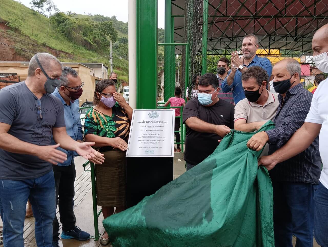 Prefeitura entrega Quadra Poliesportiva e espaço de lazer no Monte Castelo