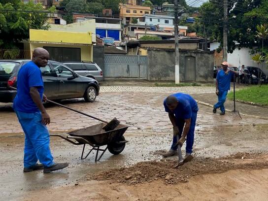 Prefeitura entra em ação após a chuva e colaboradores estão nas ruas e bairros atendendo a população