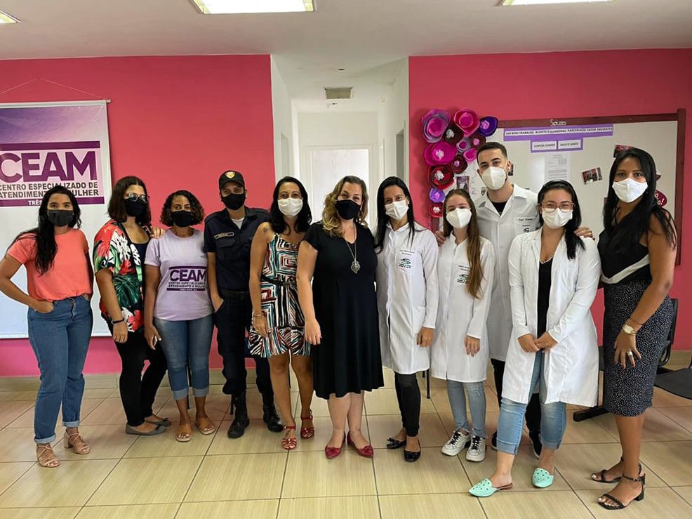Alunos de Medicina da Suprema conhecem prática de trabalho do CEAM