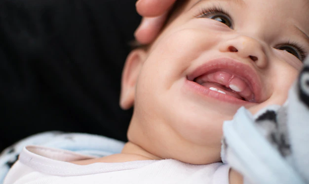 Programa Primeiro Sorriso e o cuidado com o dente de leite 