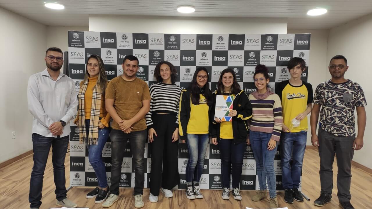 Secretaria de Meio Ambiente recebe alunos do Colégio Santa Clara para apresentar Coleta Seletiva em Três Rios