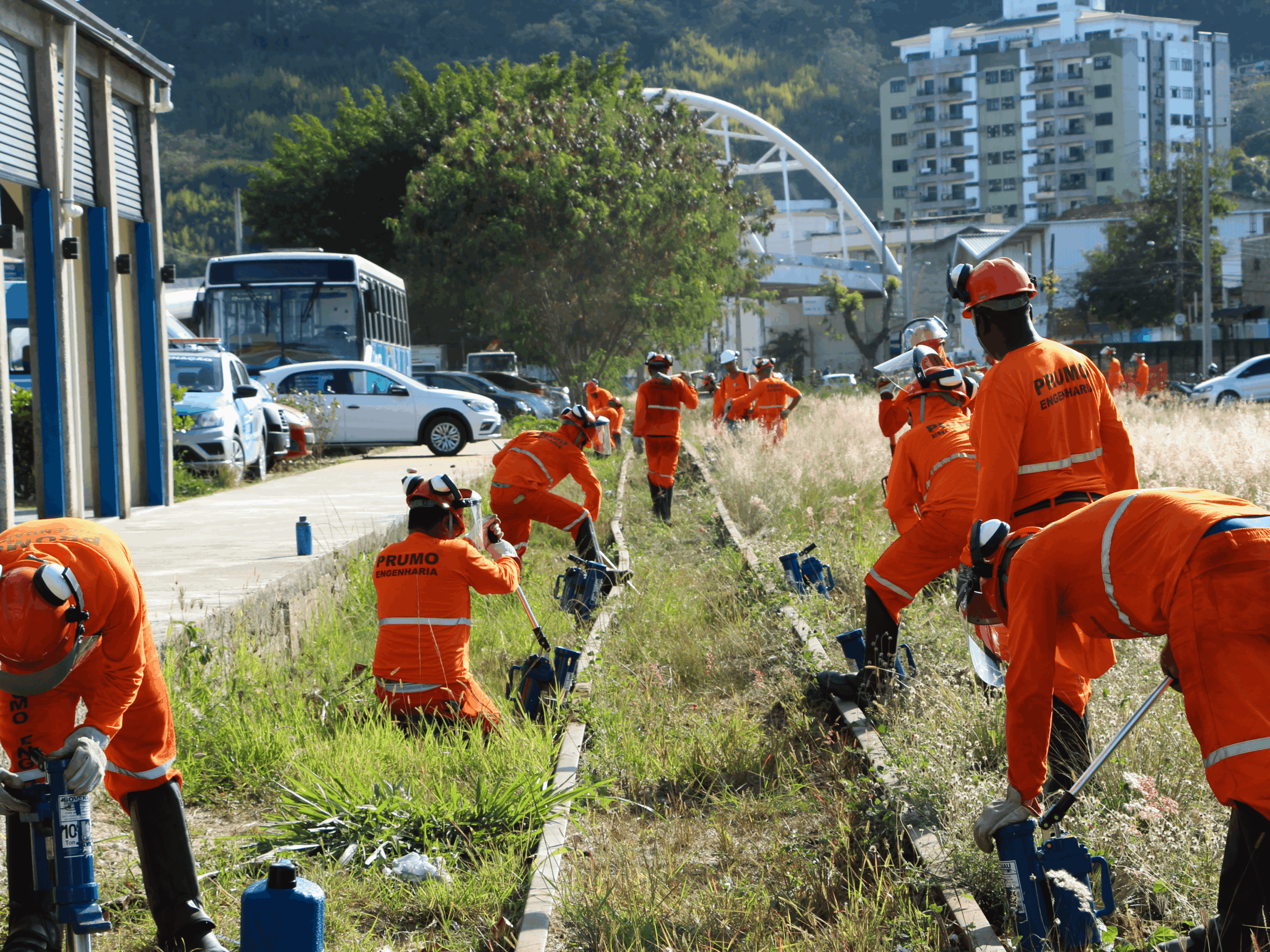 Prefeitura e ONG Amigos do Trem iniciam obras na linha férrea que ligará Três Rios a Sapucaia 