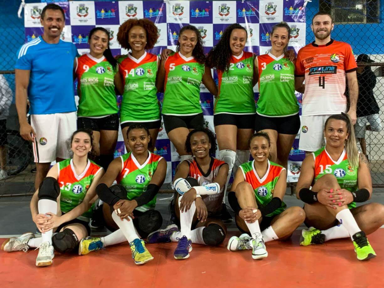 Vôlei e Basquete de Três Rios estiveram em quadra no final de semana