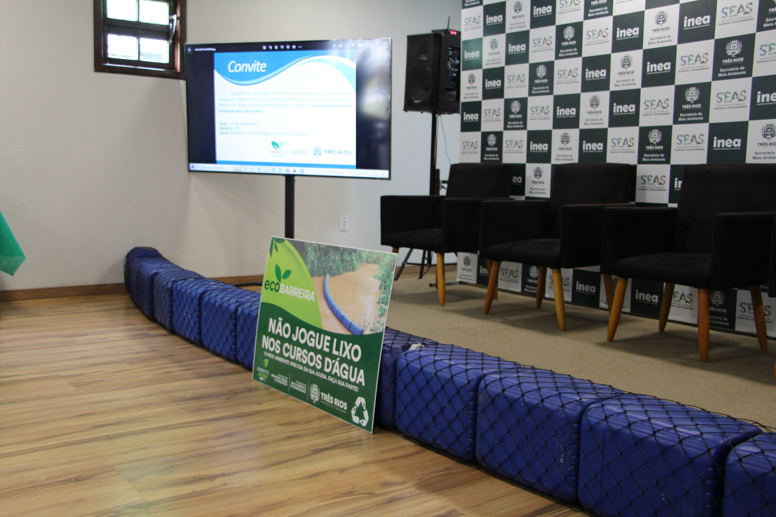 Prefeitura de Três Rios realiza entrega de ecobarreiras