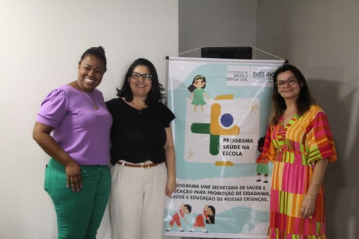 Prefeitura de Três Rios realiza entrega de óculos a alunos da rede municipal