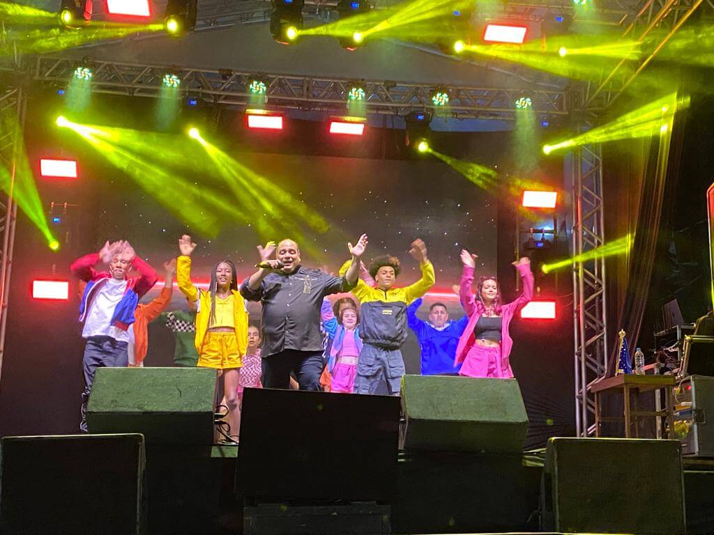 Natal Iluminado: Três Rios tem show com Padre Omar e grupo Dó Ré Mi neste domingo