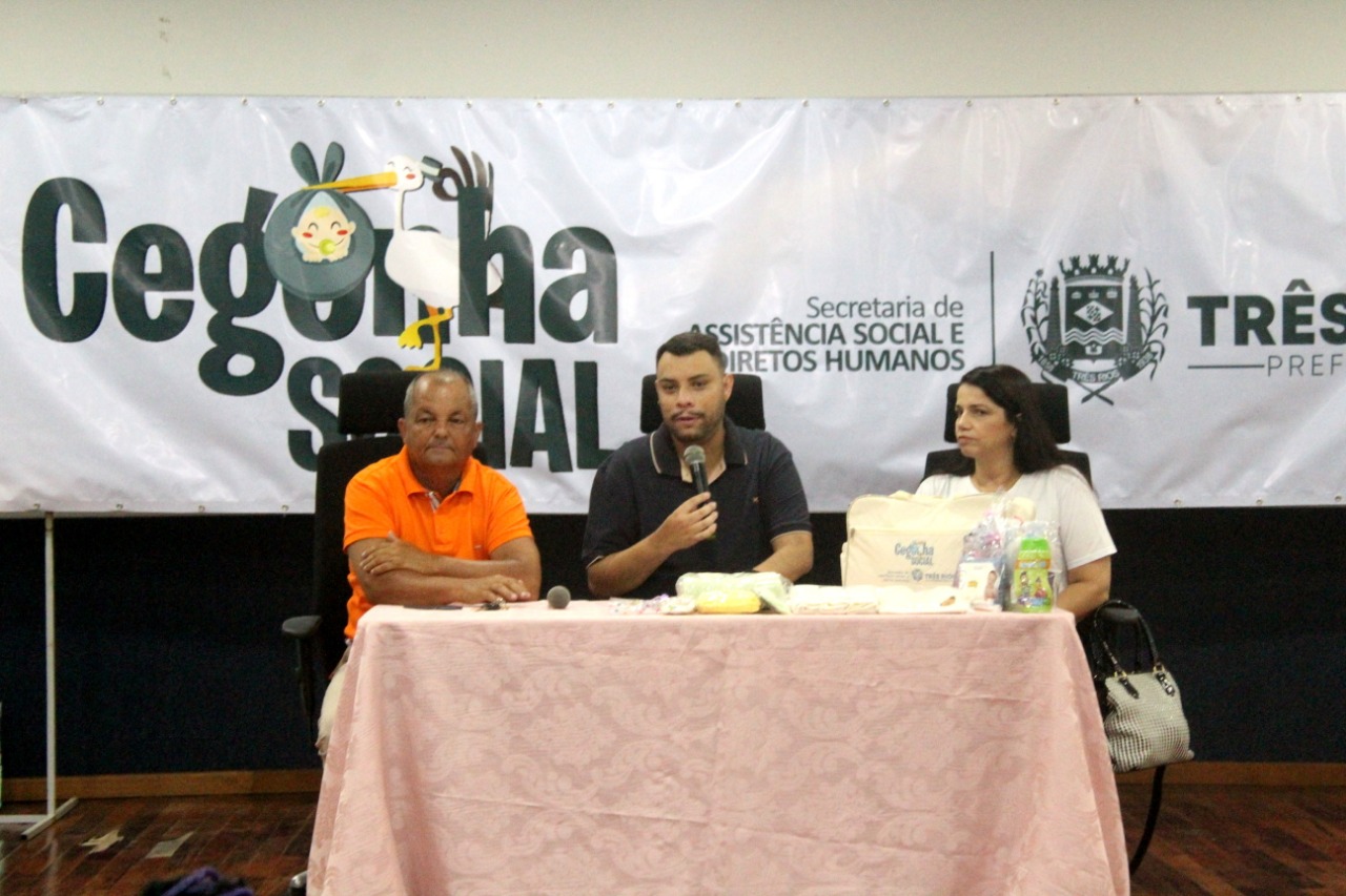 Entrega do Kit Cegonha Social em parceria com vereador Telmo Cardoso