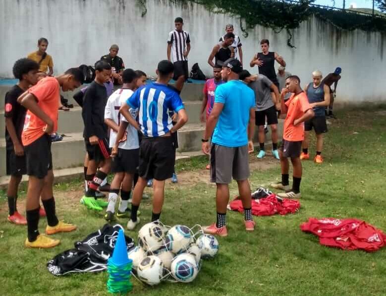 Projeto "Driblando a Vida" abre nova turma, de 16 a 23 anos