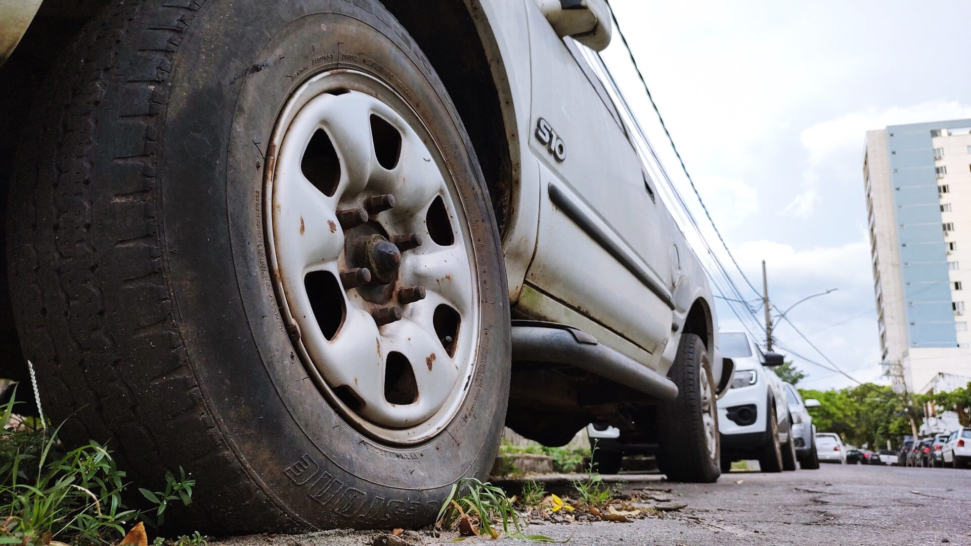 Prefeitura recolherá carros abandonados na rua, a partir de março