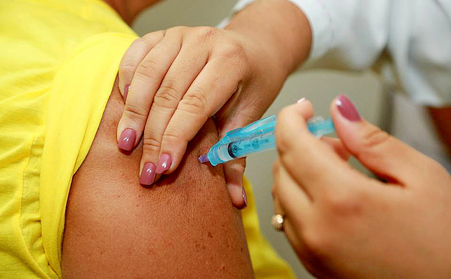 Três Rios amplia vacinação bivalente para todos os grupos prioritários