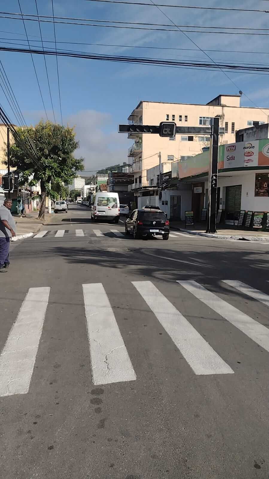 TRÂNSITO SEGURO - Novo semáforo vai melhorar tráfego em cruzamento
