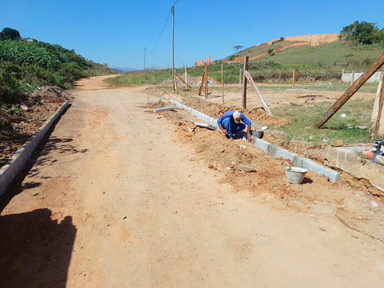 Secretaria de Obras prepara ruas do bairro Pilões para receberem asfalto