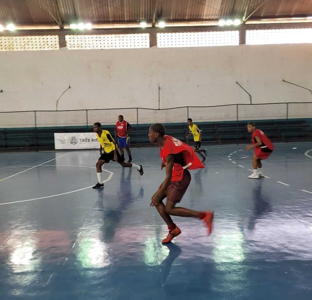 Prefeitura de Três Rios está com inscrições abertas para escolinha de futsal