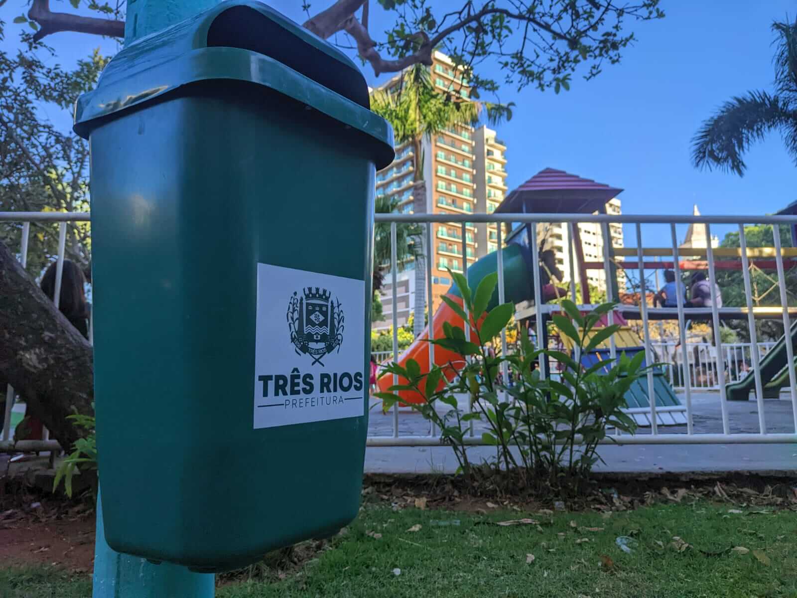 Campanha Cidade + Limpa busca conscientização sobre descarte correto do lixo em Três Rios