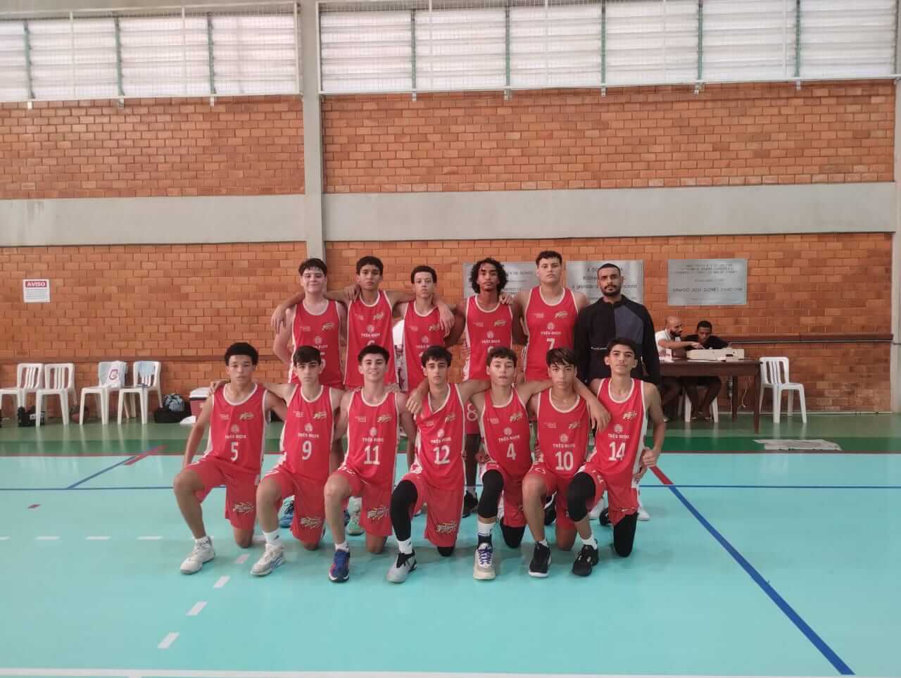 Equipes de basquete de Três Rios conquistam bons resultados no final de semana