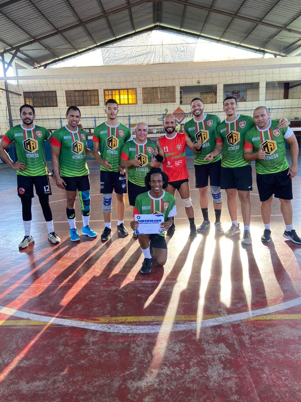 Equipes de vôlei entram em quadra em torneios regionais