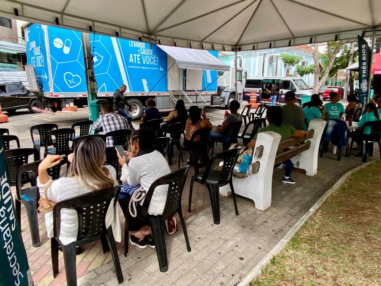 Caminhão da Saúde está realizando exames na Praça São Sebastião