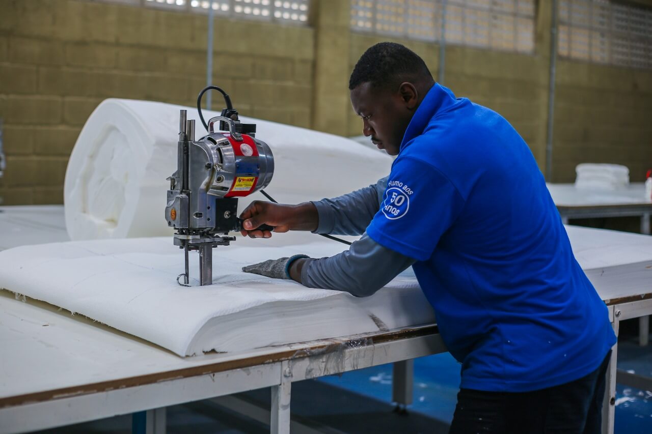 Fábrica recém instalada em Três Rios produz 45 toneladas de nãotecido por mês