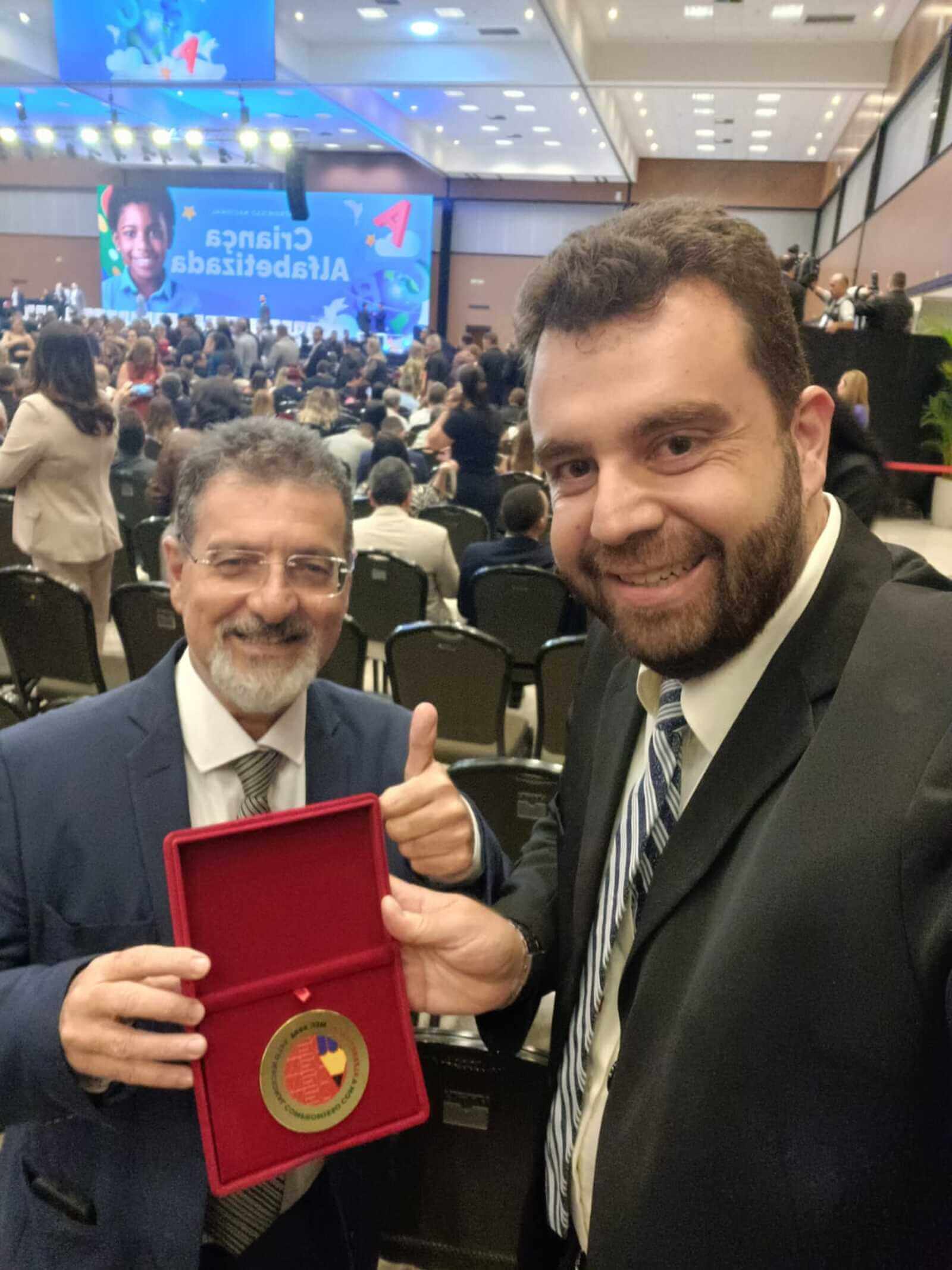 Três Rios recebe Selo Ouro no Compromisso Nacional com a Alfabetização