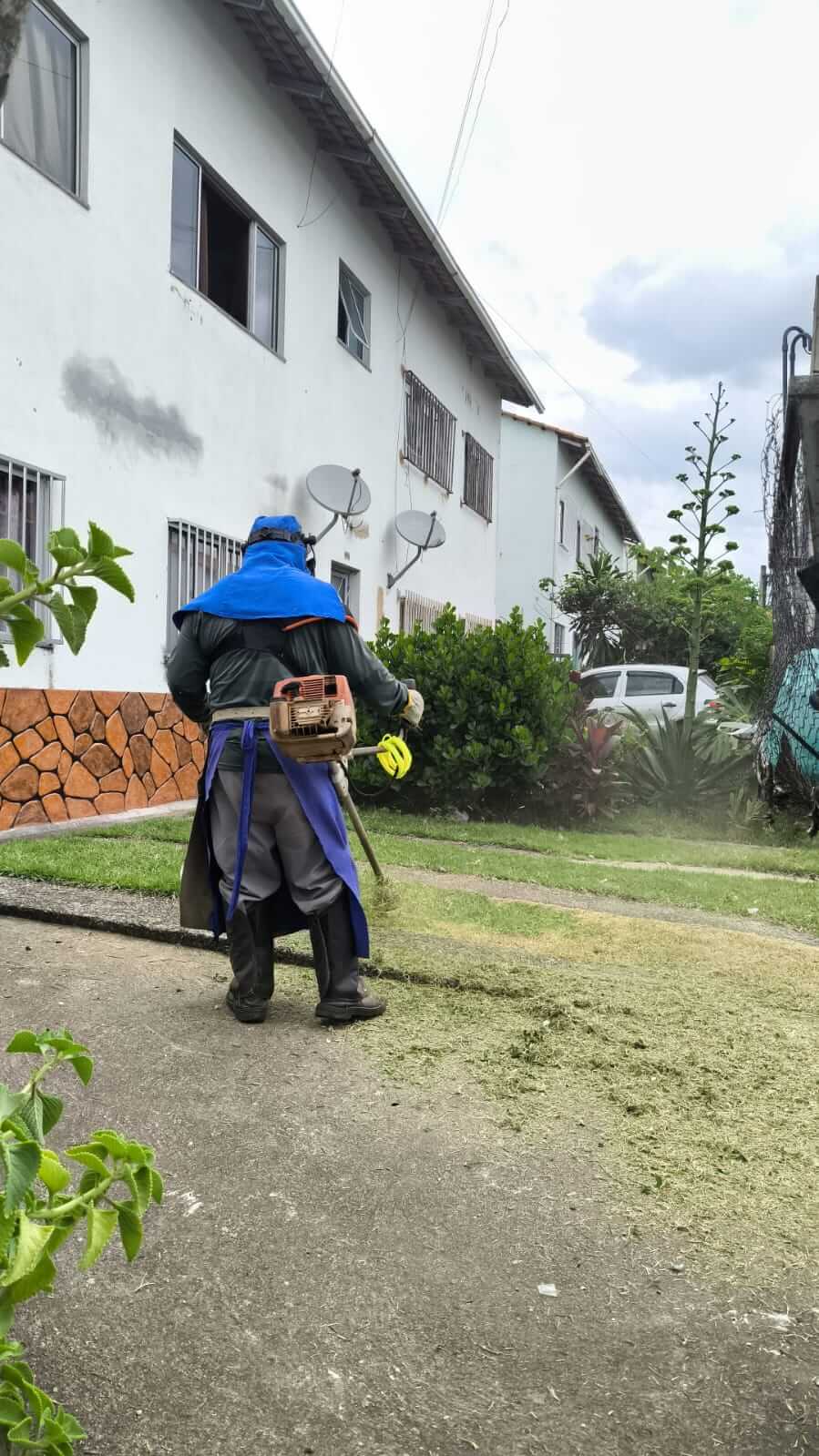 Secretaria de Serviços Públicos realiza mutirão de limpeza em bairros de Três Rios