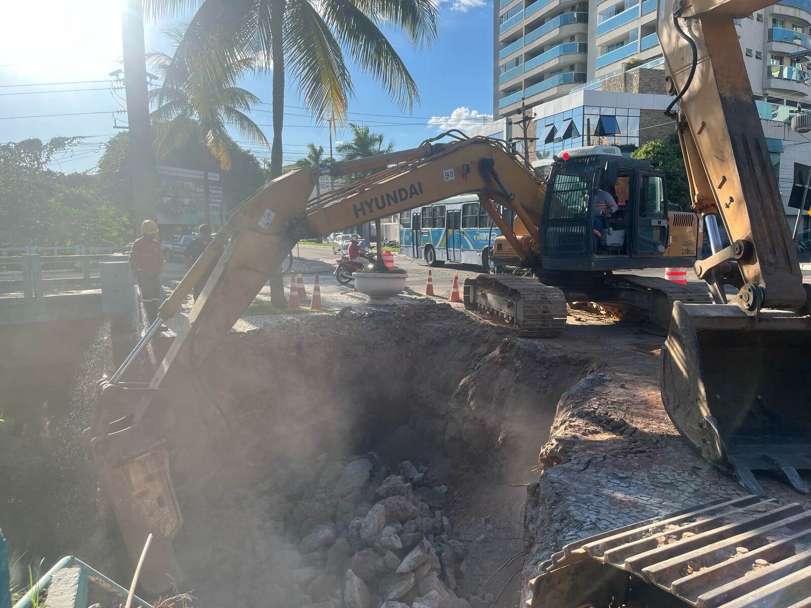 Escavações para construção da Galeria de Drenagem de Águas Pluviais do Centro iniciam em Três Rios