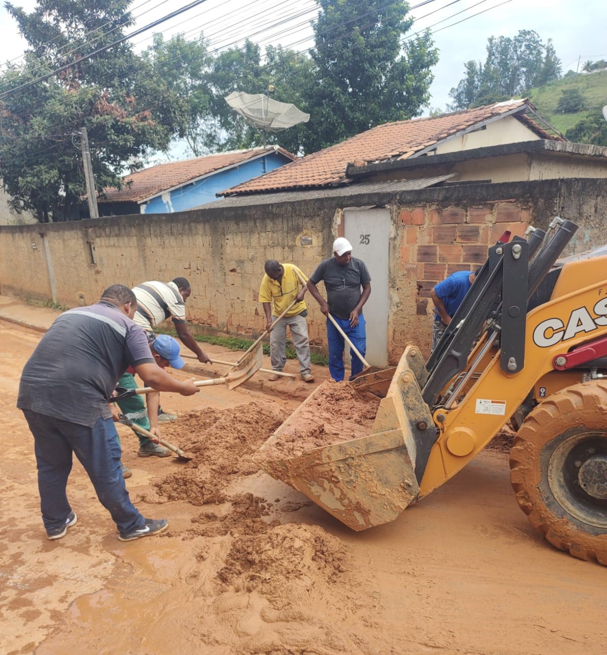 Programa Mais Prefeitura nos Bairros intensifica ações de limpeza após chuvas em Três Rios