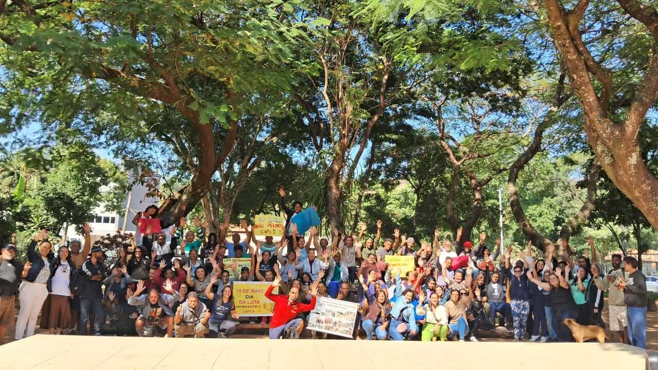 Três Rios realiza ação em defesa da Luta Antimanicomial no Horto Municipal