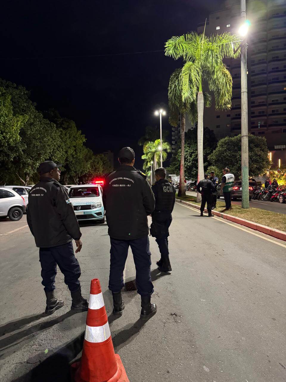 Prefeitura de Três Rios realiza operação de orientação contra motos barulhentas com apoio do 38º BPM