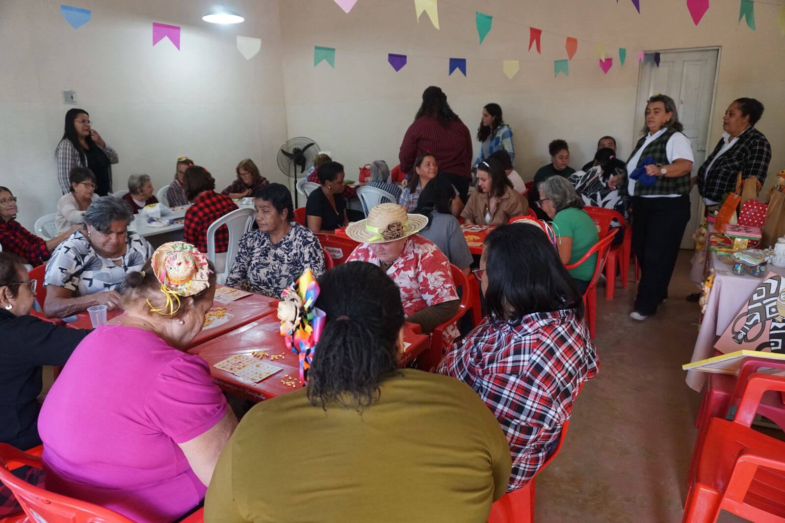 Festa Julina promove integração e alegria entre idosos no CRAS Bemposta