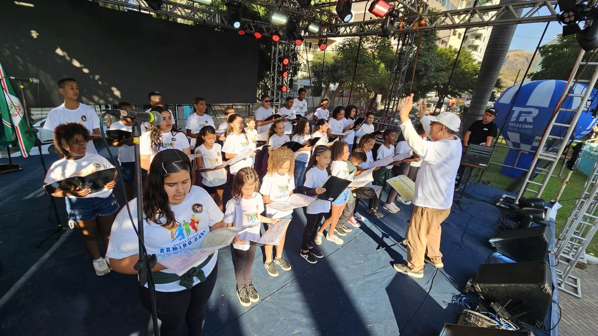 8ª Featri chega ao terceiro dia com programação gratuita na Praça São Sebastião