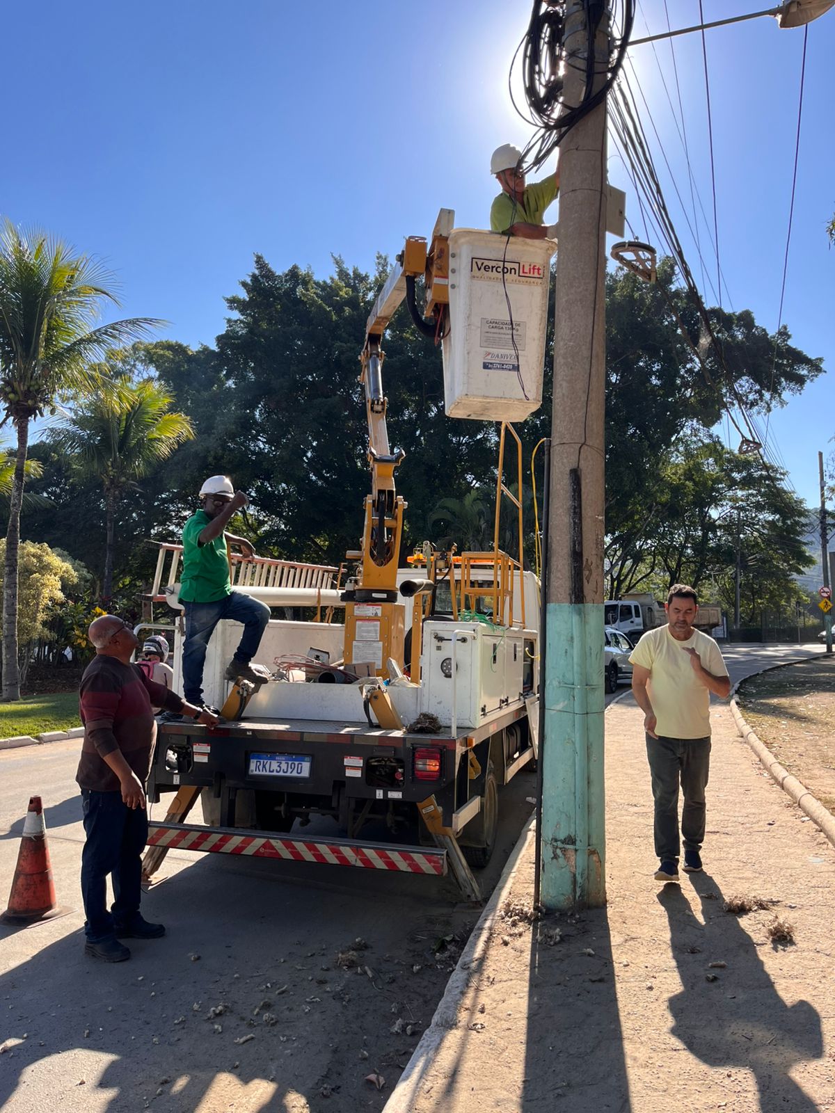 Prefeitura de Três Rios realiza manutenção na iluminação pública