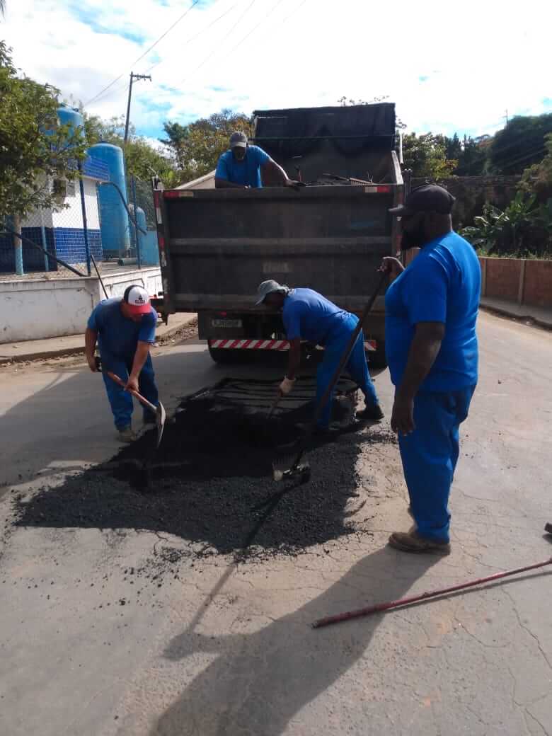 Secretaria de Obras realiza manutenção na pavimentação e em redes de drenagem em diversos pontos de Três Rios