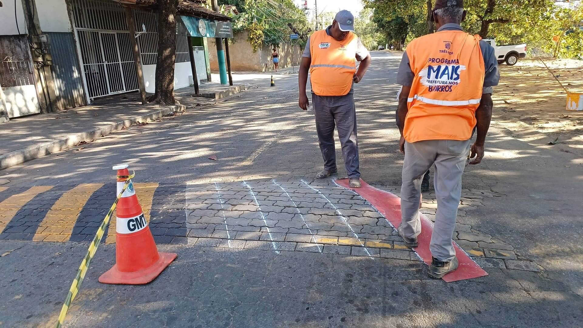 Revitalização viária: Prefeitura reforça sinalização horizontal na Avenida Enéas Torno