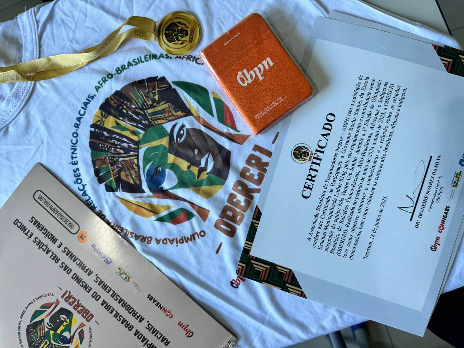 Alunos da Escola Luther King recebem certificados da OBERERI em Três Rios