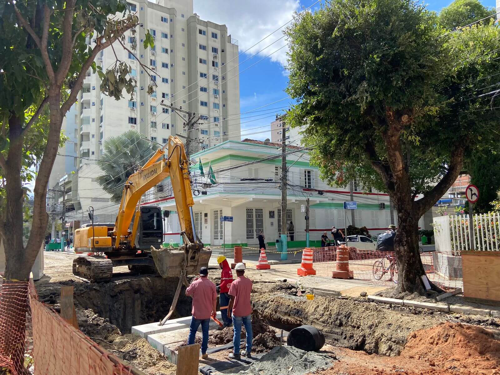 Infraestrutura em ritmo acelerado: obras da GAP 3 avançam e já chegam à sede da Prefeitura de Três Rios