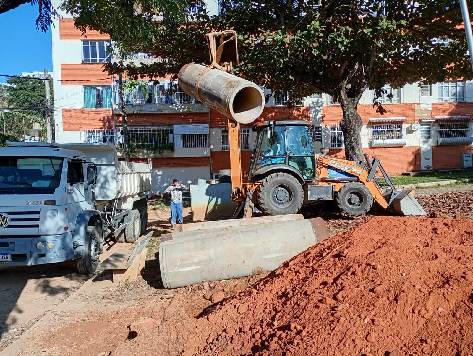 Prefeitura de Três Rios intensifica obras de infraestrutura e urbanismo no bairro Purys