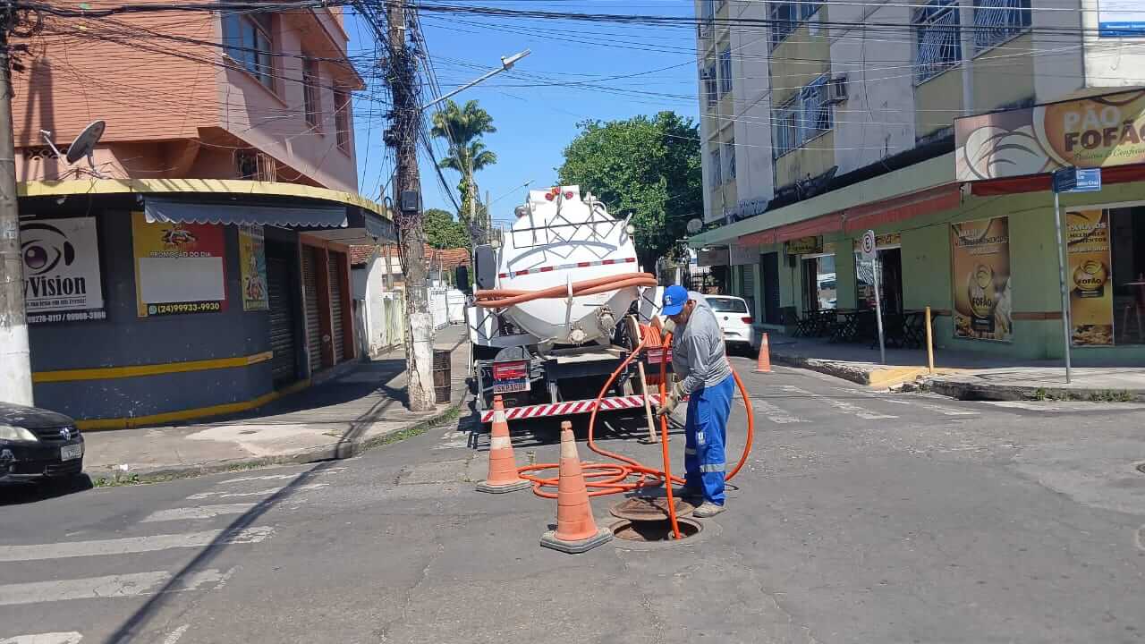 Secretaria de Drenagem Urbana e Conservação realiza trabalho preventivo em Três Rios