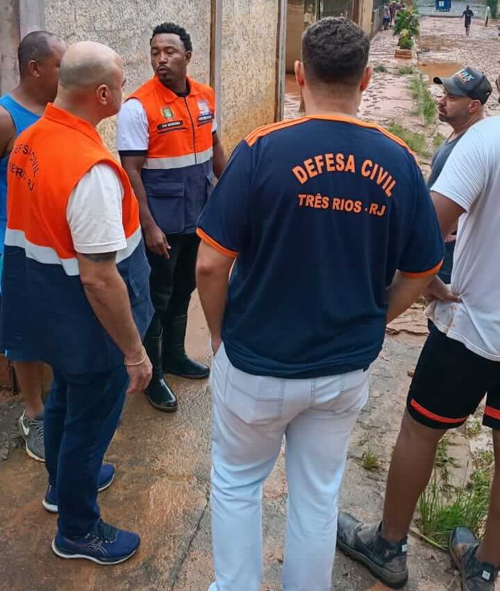 Prefeitura de Três Rios atua de forma emergencial após fortes chuvas e presta assistência às famílias afetadas