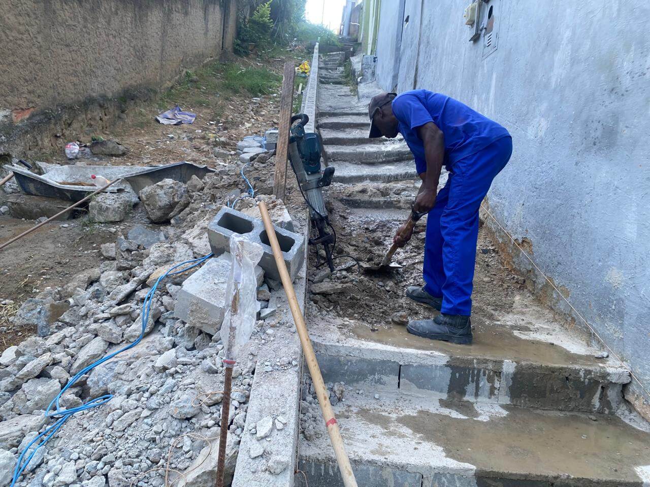 Prefeitura de Três Rios revitaliza escadarias e reestrutura acessos no Ponto Azul e na Vila Isabel