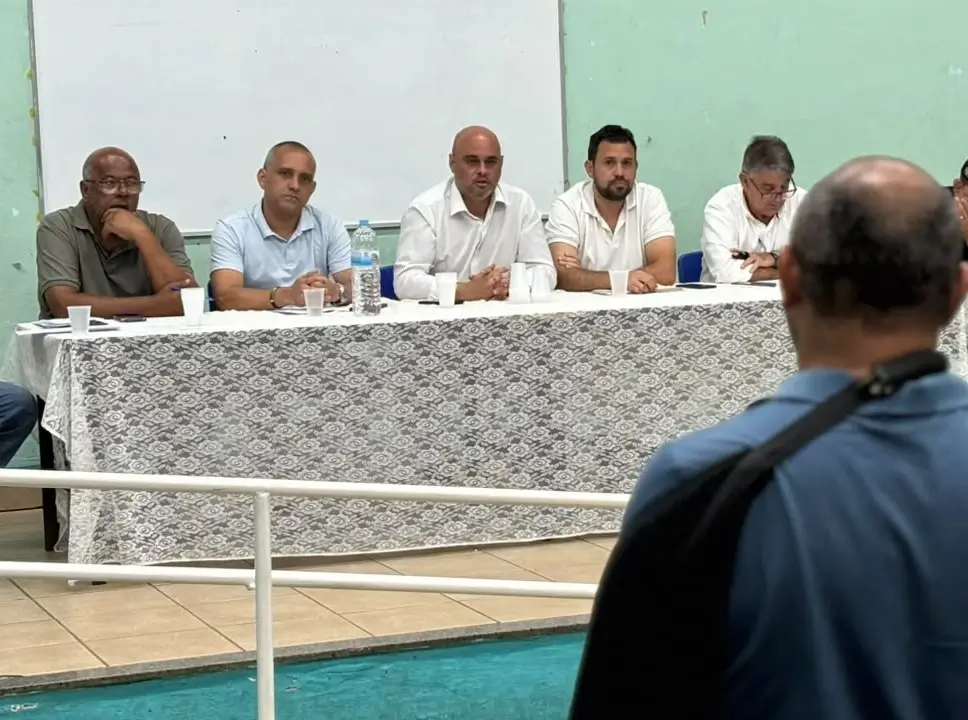 Prefeito Jonas Dico e secretários participam de reunião com o COMANTRI para ouvir demandas das comunidades