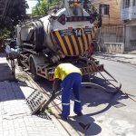 Secretaria de Serviços Públicos realiza limpeza nos bueiros das Ruas Barão do Rio Branco, 14 de Dezembro, Manoel Duarte e Presidente Vargas