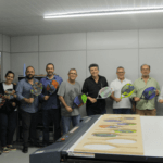 Prefeitura visita primeira fábrica brasileira de raquetes de beach tennis, em Três Rios