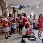 <strong>Idosos do Asilo São Jorge curtem folia com participação de escolas de samba</strong>