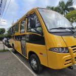 Três Rios amplia frota escolar com novo ônibus adquirido com recursos próprios